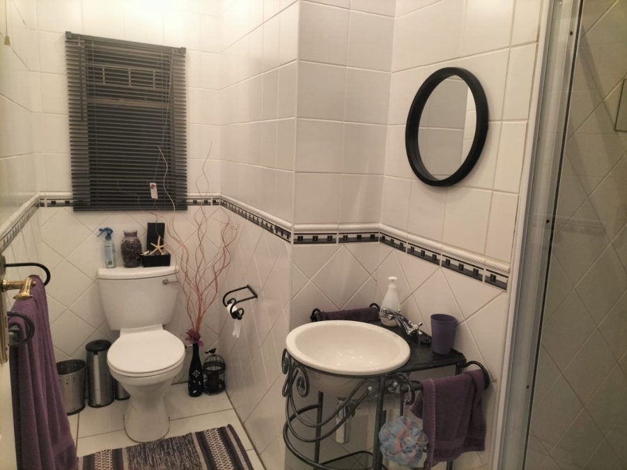 2 Bedroom Property for Sale in Heuwelsig Free State